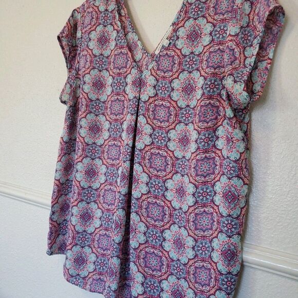 Daniel Rainn Top V Neck Blouse for Work Wear Size L Pink Geometric Design - Picture 6 of 11